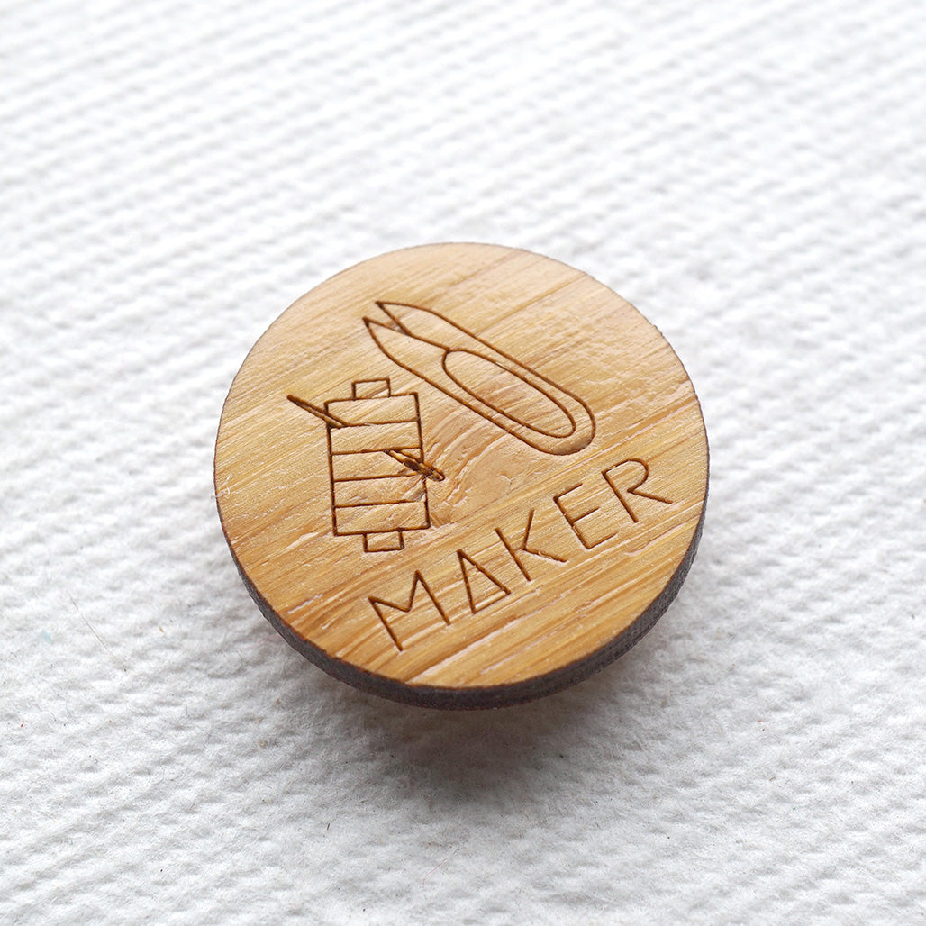 Wooden Magnetic Needle Minder