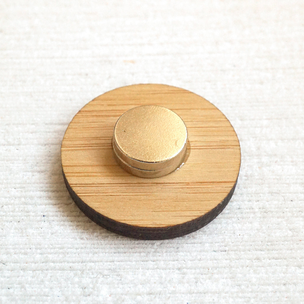 Wooden Magnetic Needle Minder